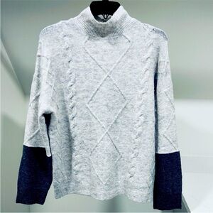 Cozy Cable Knit Sweater with Contrast Sleeves EUC